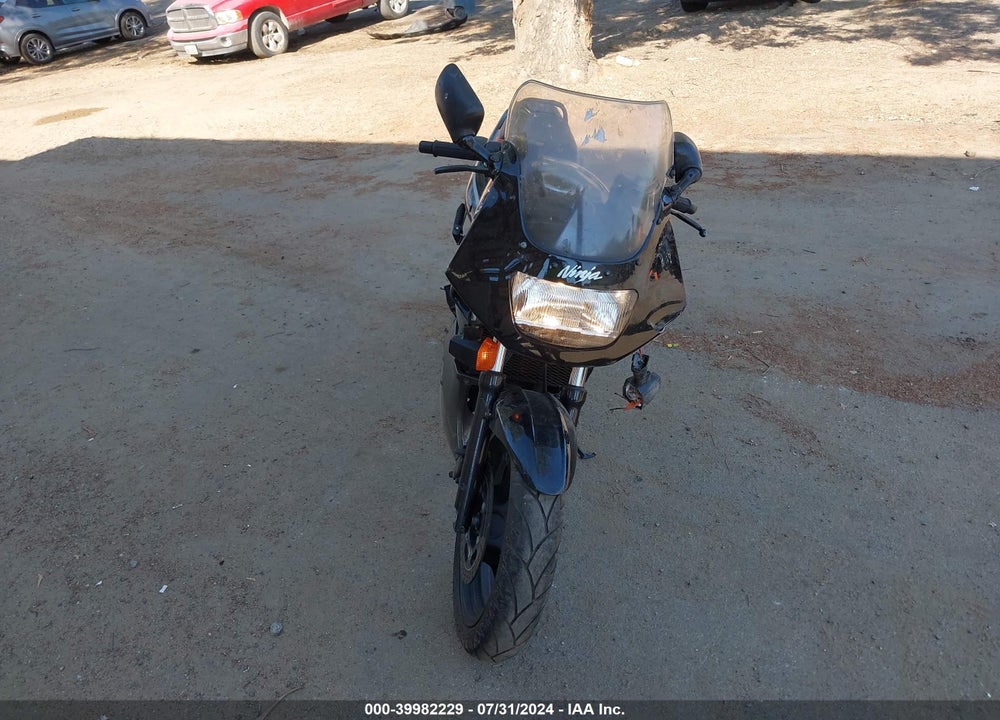 2005 KAWASAKI EX500 D VIN: JKAEXVD105A090392