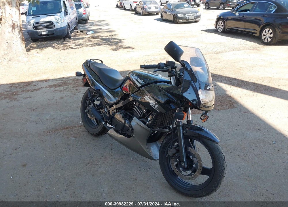 2005 KAWASAKI EX500 D VIN: JKAEXVD105A090392