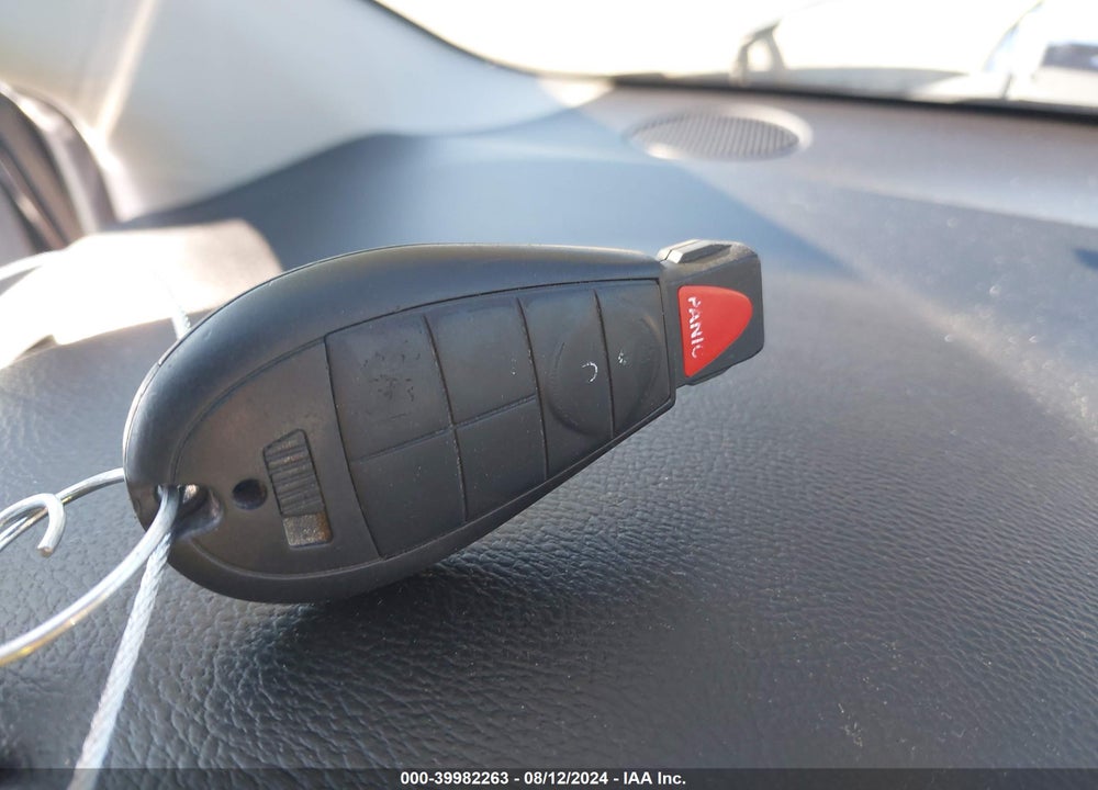 2014 DODGE GRAND CARAVAN VIN: 2C4RDGCG8ER109977