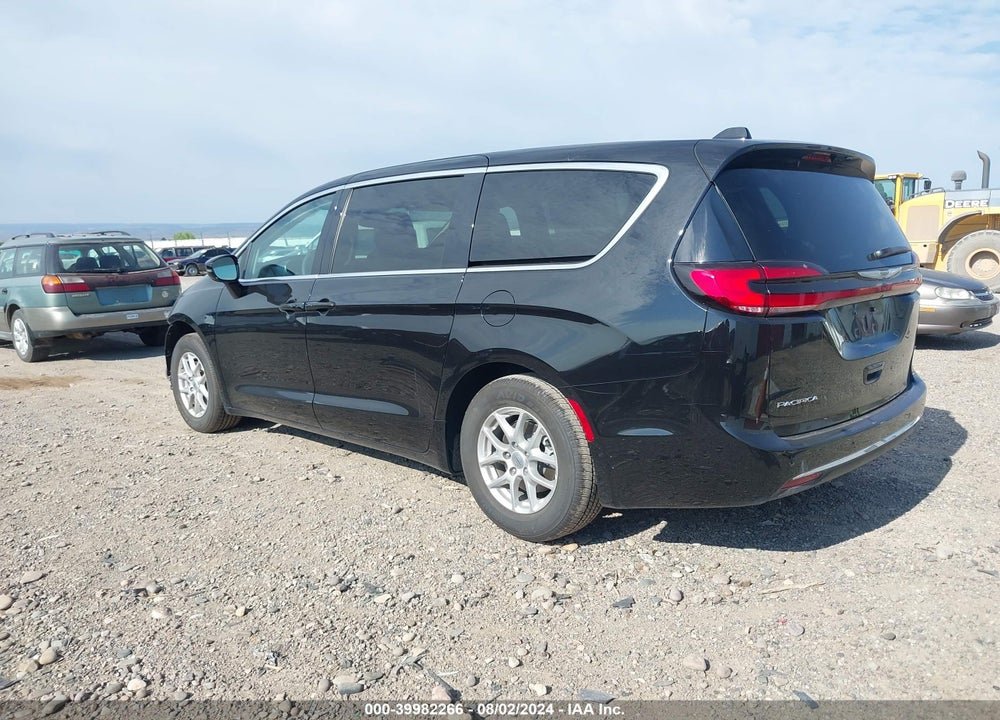 2024 CHRYSLER PACIFICA TOURING L VIN: 2C4RC1BG3RR143686