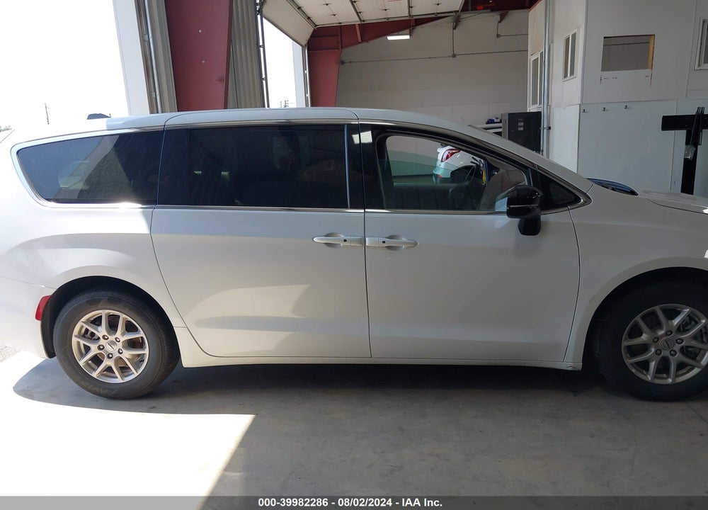 2024 CHRYSLER PACIFICA TOURING L VIN: 2C4RC1BG4RR123253