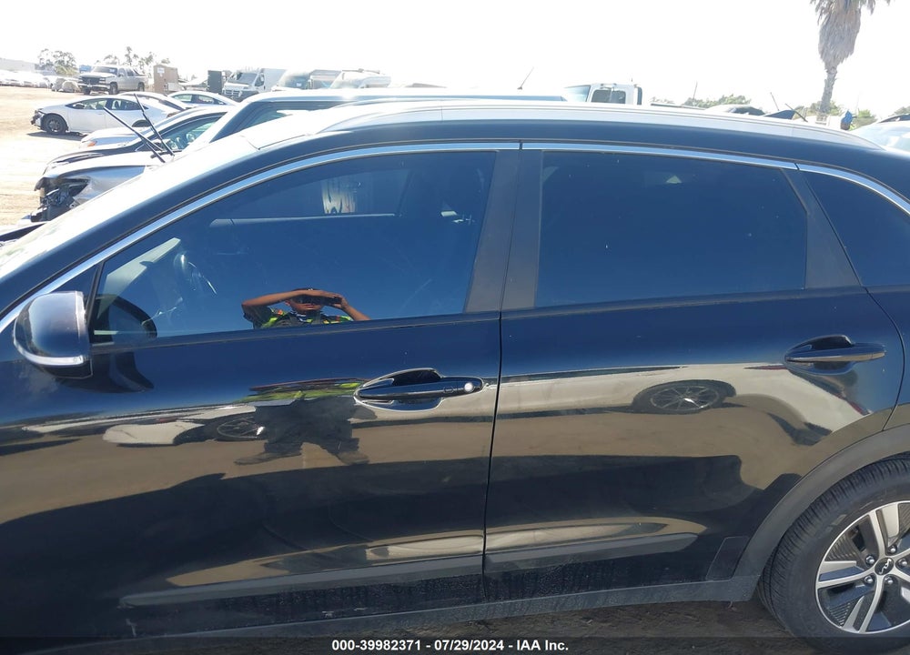 2022 KIA NIRO EX PREMIUM VIN: KNDCE3LC9N5493838