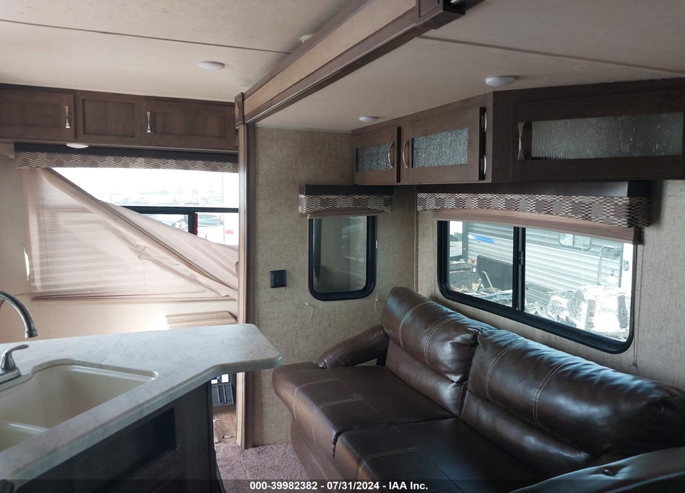 2017 FOREST RIVER PUMA 27RLSS VIN: 4X4TPUC22HP063286