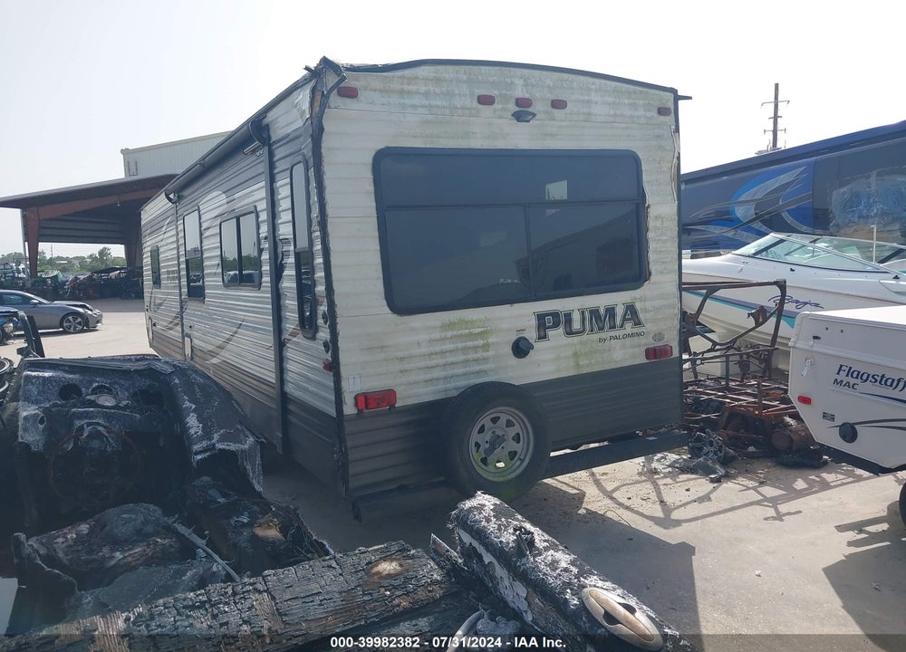 2017 FOREST RIVER PUMA 27RLSS VIN: 4X4TPUC22HP063286