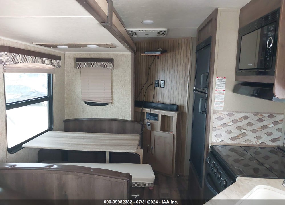 2017 FOREST RIVER PUMA 27RLSS VIN: 4X4TPUC22HP063286