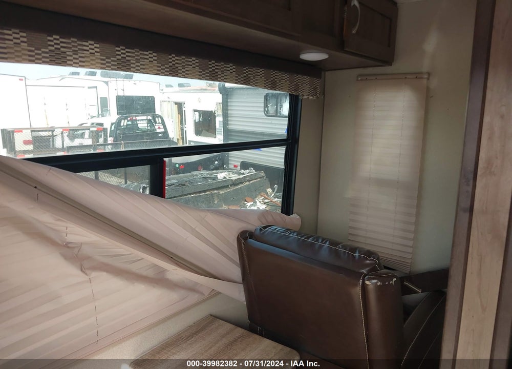 2017 FOREST RIVER PUMA 27RLSS VIN: 4X4TPUC22HP063286