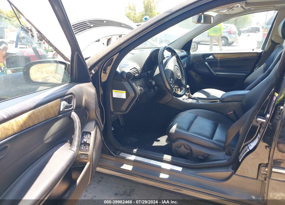 2007 MERCEDES-BENZ C 230 SPORT VIN: WDBRF52H17A914752