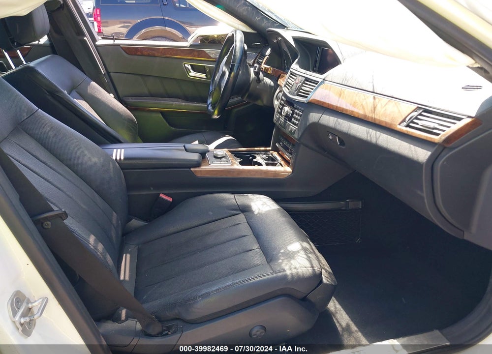 2011 MERCEDES-BENZ E 550 VIN: WDDHF7CB8BA267042