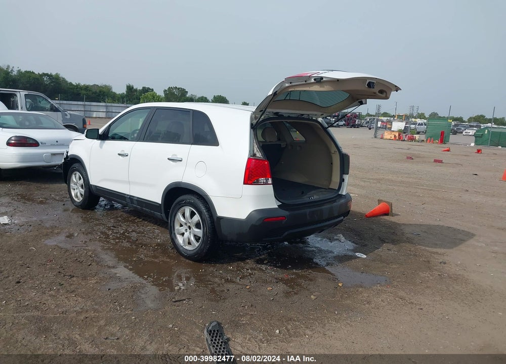 2013 KIA SORENTO LX VIN: 5XYKT3A16DG352525