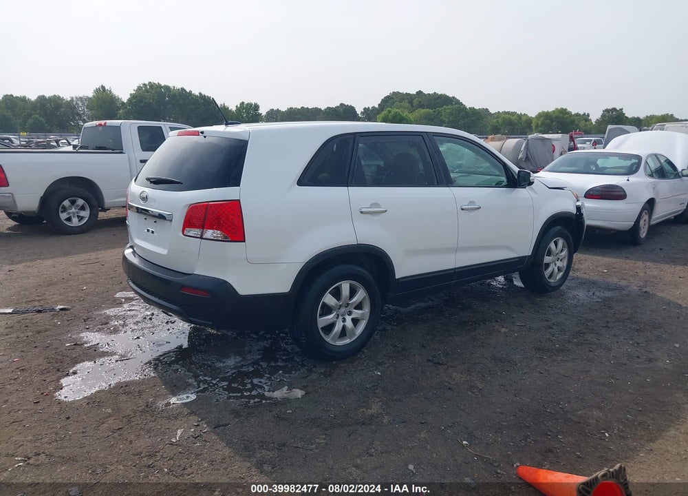 2013 KIA SORENTO LX VIN: 5XYKT3A16DG352525