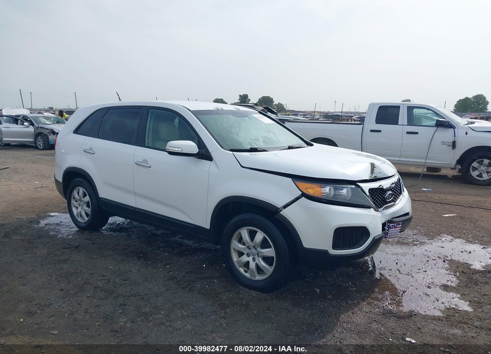 2013 KIA SORENTO LX VIN: 5XYKT3A16DG352525