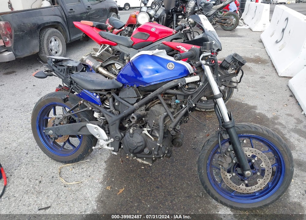 2015 YAMAHA YZFR3 VIN: MH3RH06YXFK008800