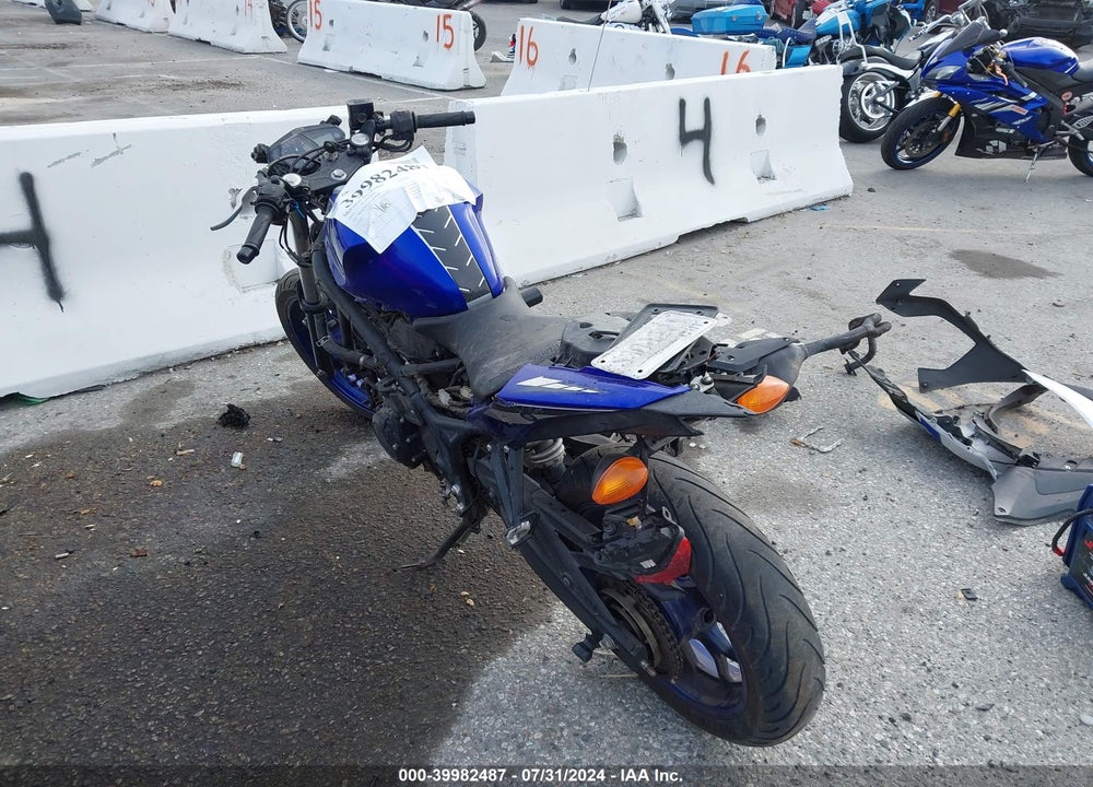 2015 YAMAHA YZFR3 VIN: MH3RH06YXFK008800
