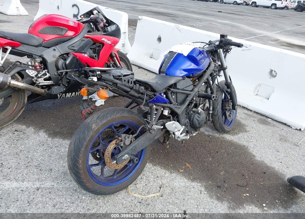 2015 YAMAHA YZFR3 VIN: MH3RH06YXFK008800