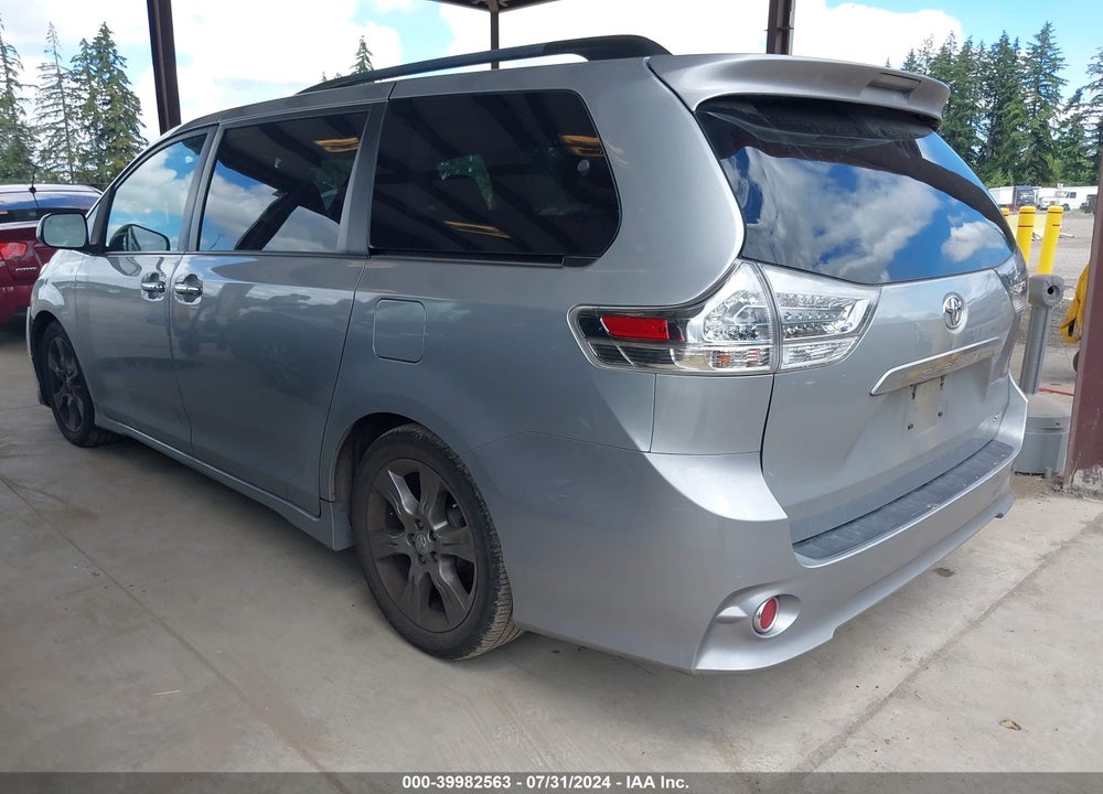2015 TOYOTA SIENNA SE 8 PASSENGER/SE PREMIUM 8 PASSENGER VIN: 5TDXK3DC7FS616332