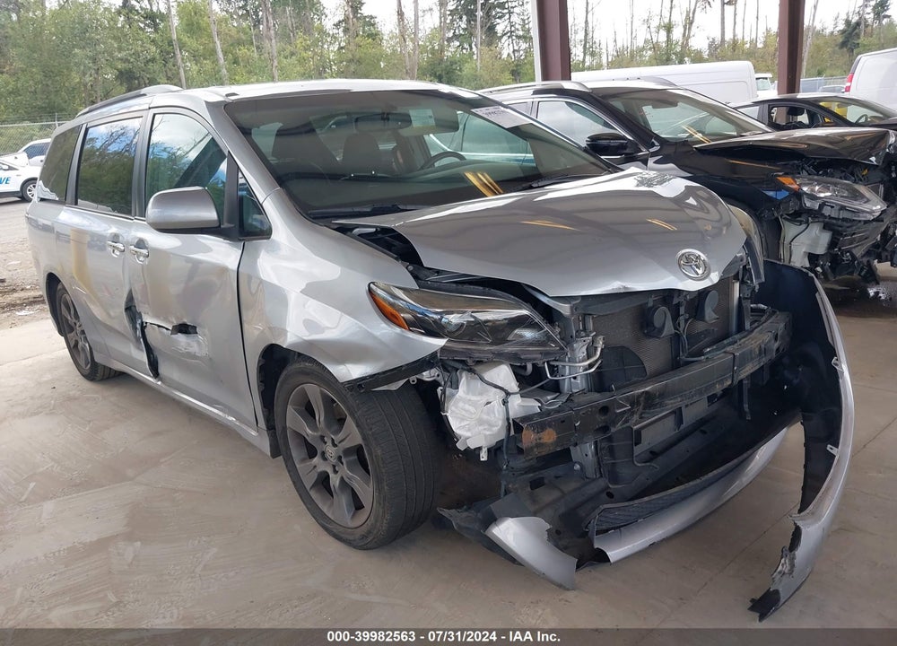 2015 TOYOTA SIENNA SE 8 PASSENGER/SE PREMIUM 8 PASSENGER VIN: 5TDXK3DC7FS616332