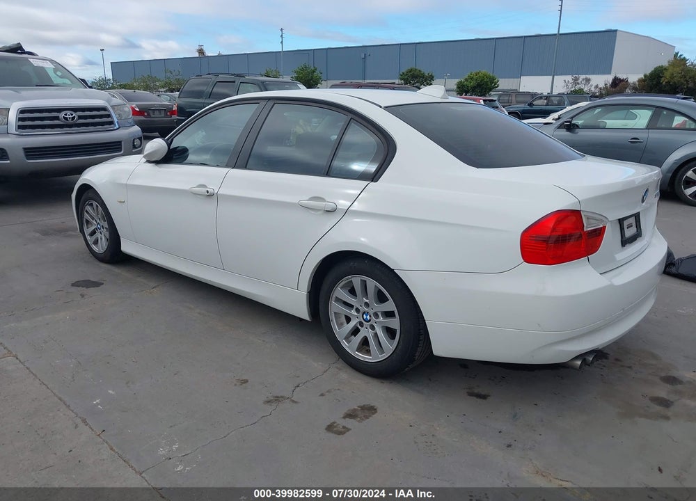 2007 BMW 328I VIN: WBAVA33517KX78475
