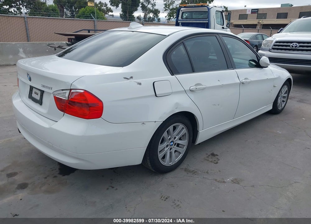 2007 BMW 328I VIN: WBAVA33517KX78475