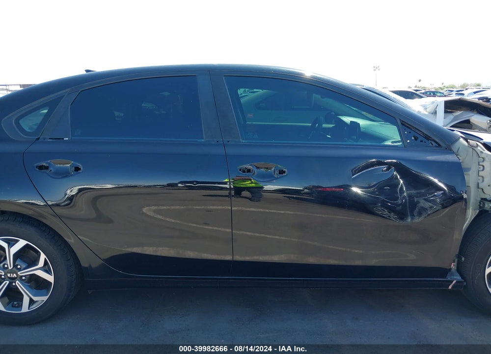 2019 KIA FORTE LXS VIN: 3KPF24AD7KE029650