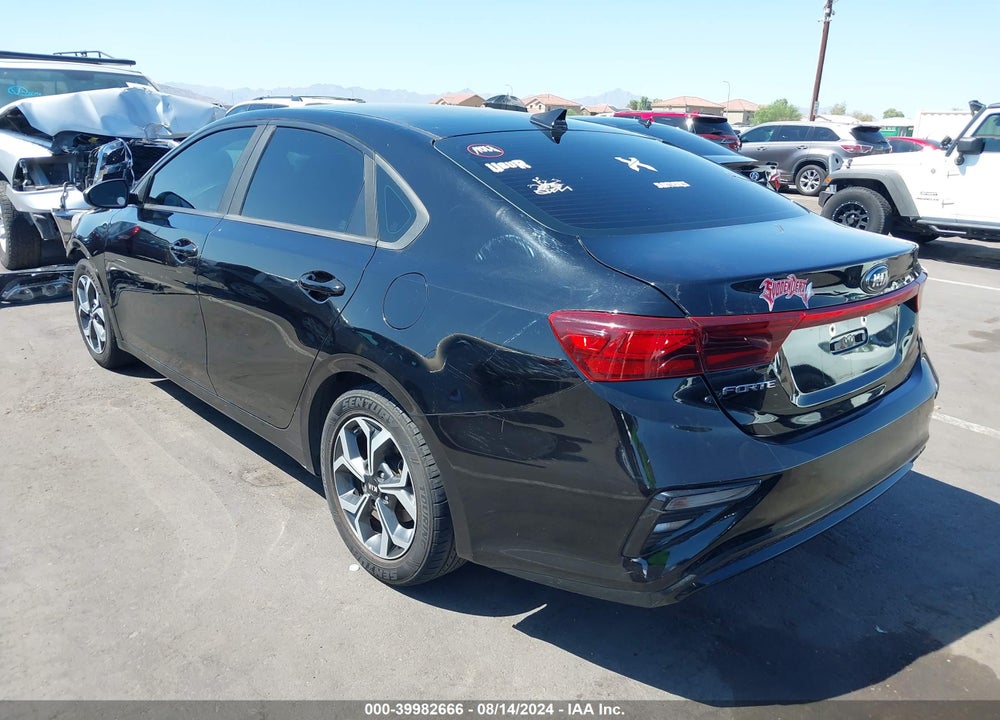 2019 KIA FORTE LXS VIN: 3KPF24AD7KE029650
