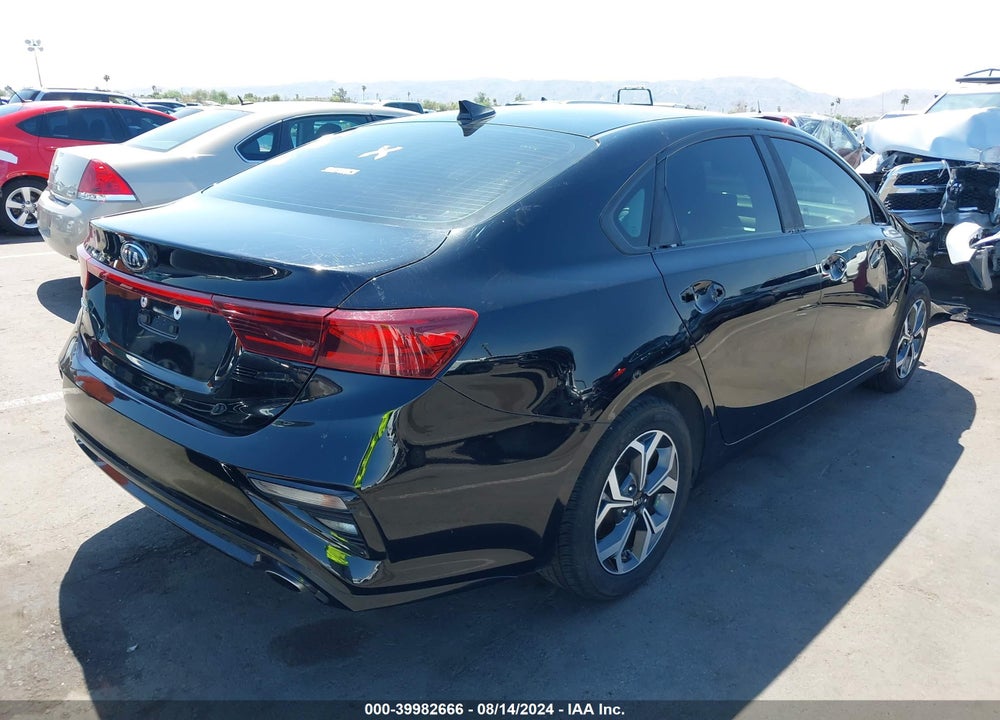 2019 KIA FORTE LXS VIN: 3KPF24AD7KE029650