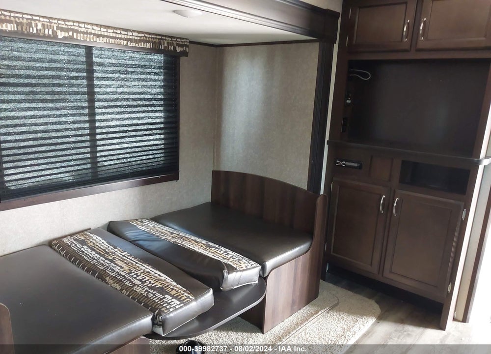 2018 JAYCO JAY FLIGHT SLX SERIE VIN: 1UJBJ0BN5J17U0248