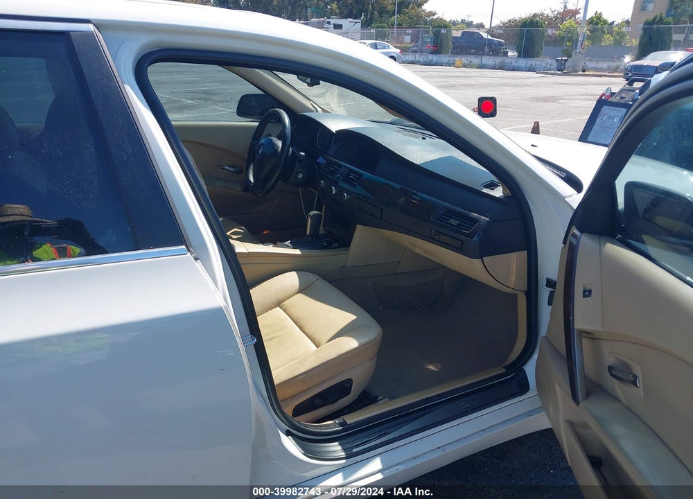 2006 BMW 525I VIN: WBANE53516CK82326