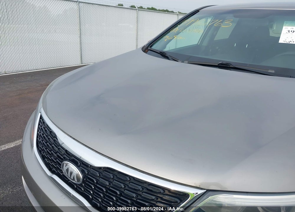 2014 KIA SORENTO LX VIN: 5XYKT3A67EG445826