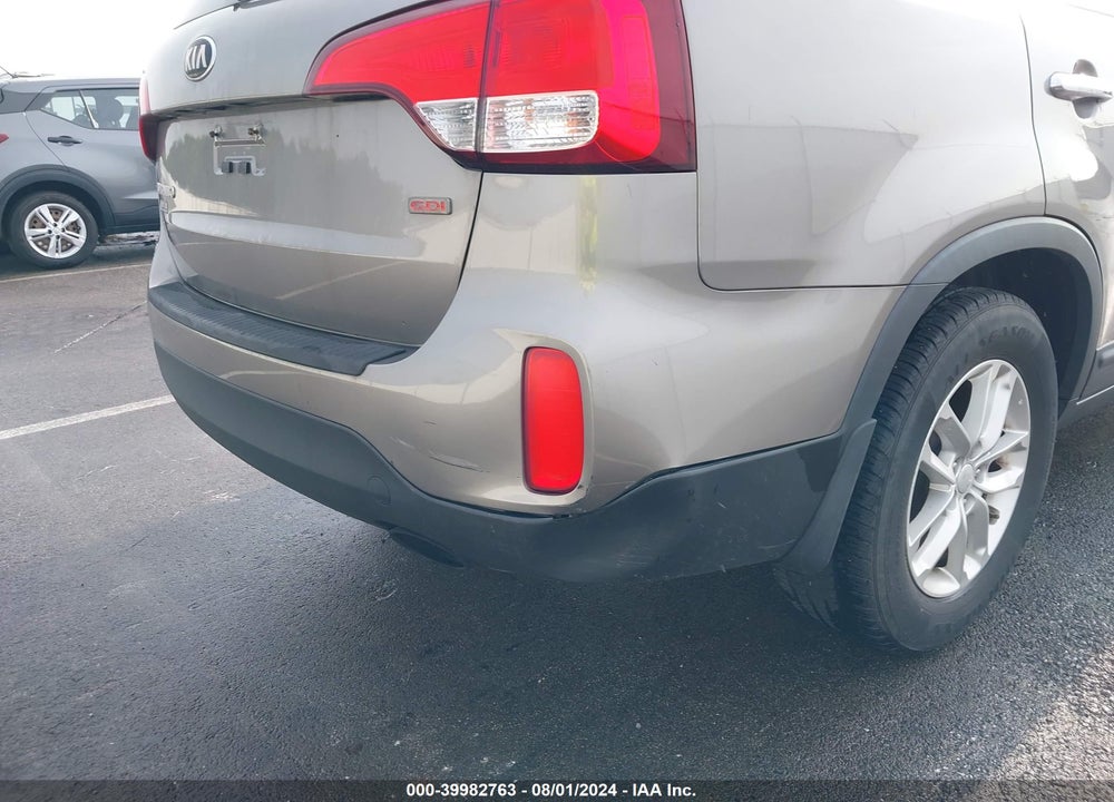 2014 KIA SORENTO LX VIN: 5XYKT3A67EG445826