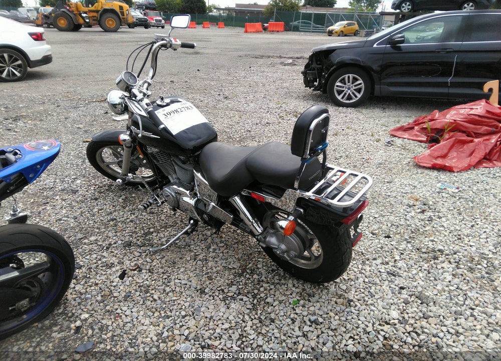 2004 HONDA VT1100 C VIN: 1HFSC18094A802837