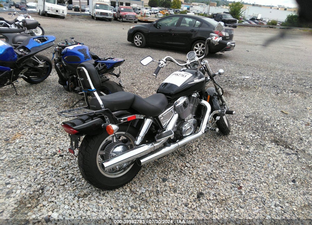 2004 HONDA VT1100 C VIN: 1HFSC18094A802837