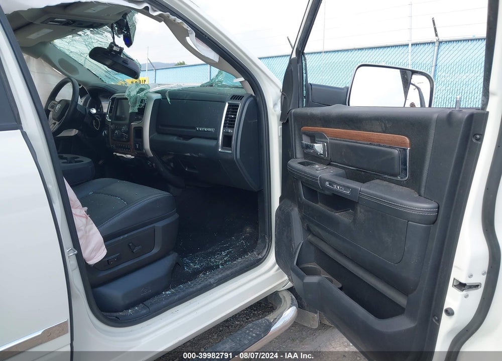2016 RAM 2500 LAIE VIN: 3C6UR5KL6GG185065