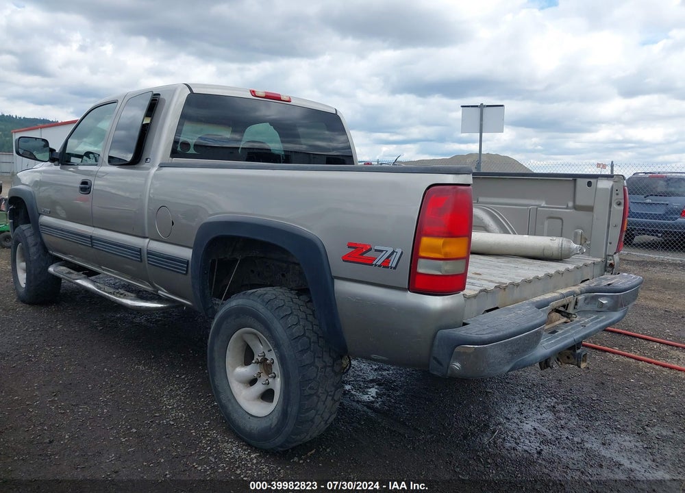 1999 CHEVROLET SILVERADO 1500 LS VIN: 2GCEK19T8X1186792