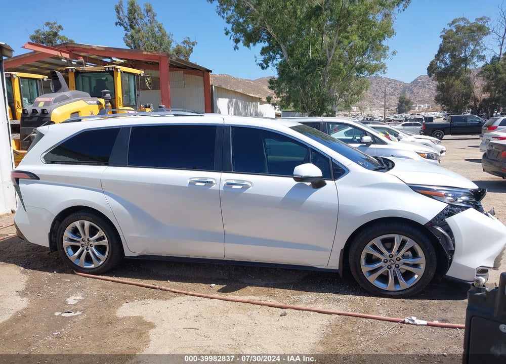 2023 TOYOTA SIENNA PLATINUM VIN: 5TDERKEC0PS147923