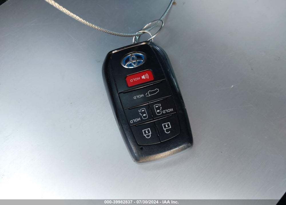 2023 TOYOTA SIENNA PLATINUM VIN: 5TDERKEC0PS147923