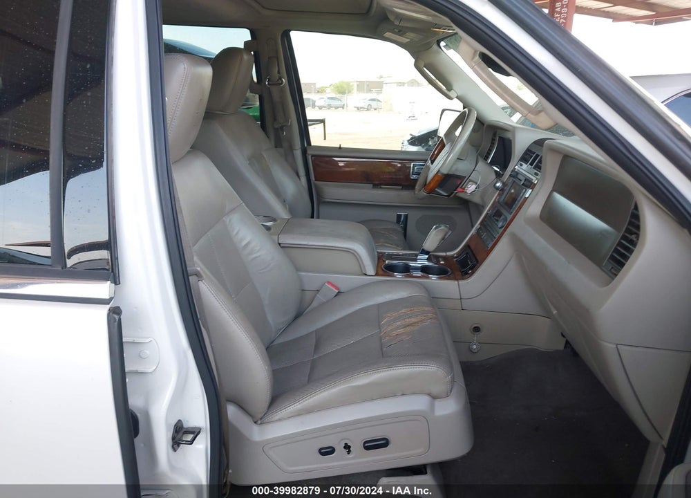 2011 LINCOLN NAVIGATOR VIN: 5LMJJ2H56BEJ05010