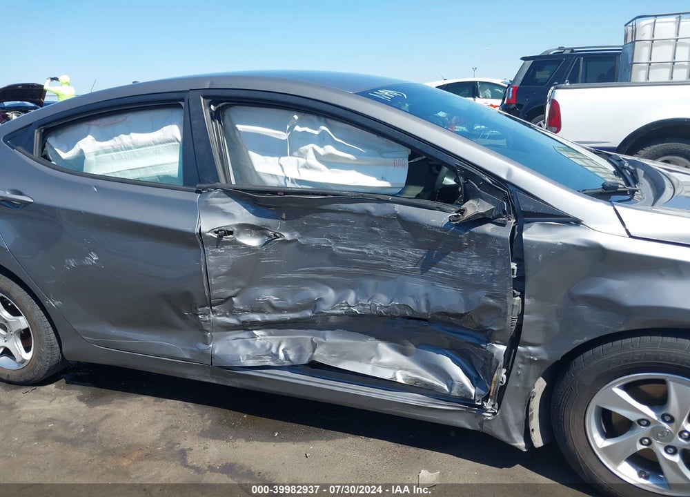 2014 HYUNDAI ELANTRA SE VIN: 5NPDH4AE2EH465157