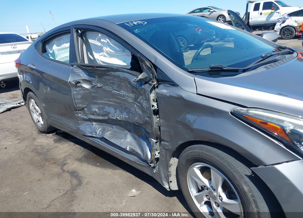 2014 HYUNDAI ELANTRA SE VIN: 5NPDH4AE2EH465157