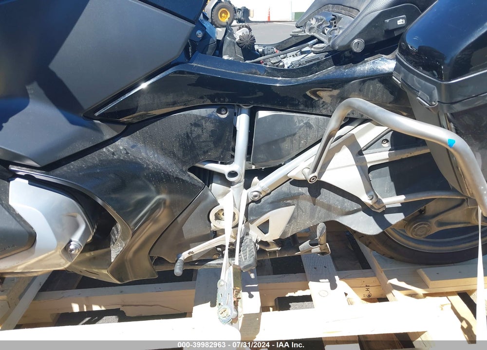2019 BMW R 1250 RT VIN: WB10J6307KZG34173