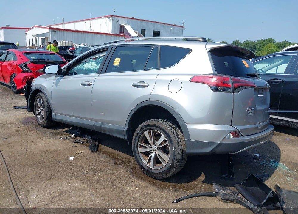 2017 TOYOTA RAV4 XLE VIN: 2T3RFREV7HW559048