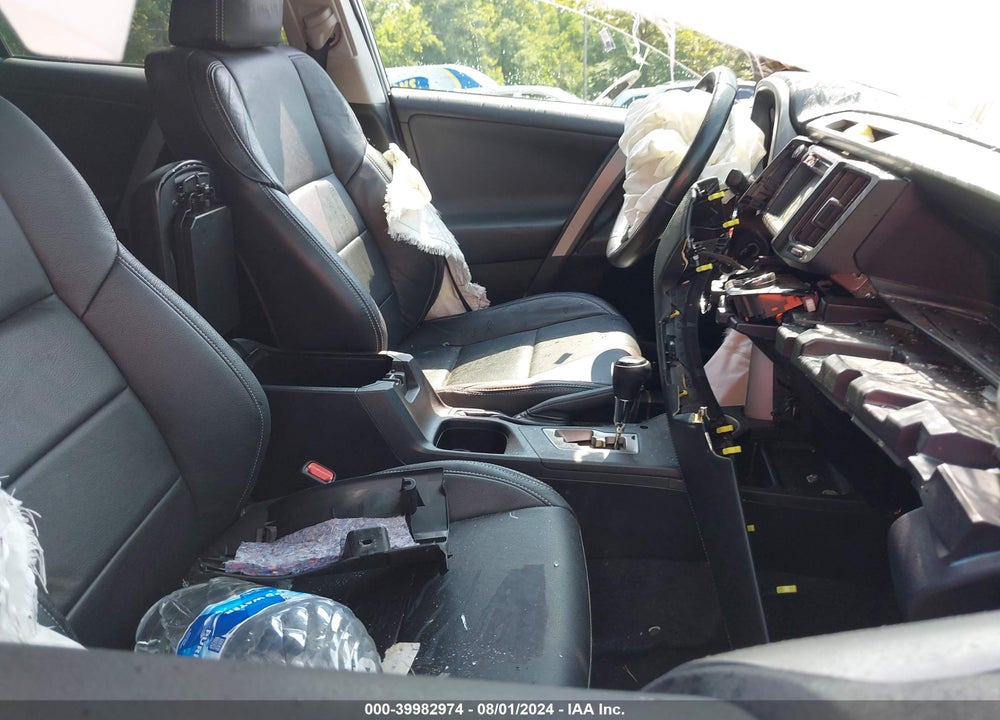2017 TOYOTA RAV4 XLE VIN: 2T3RFREV7HW559048