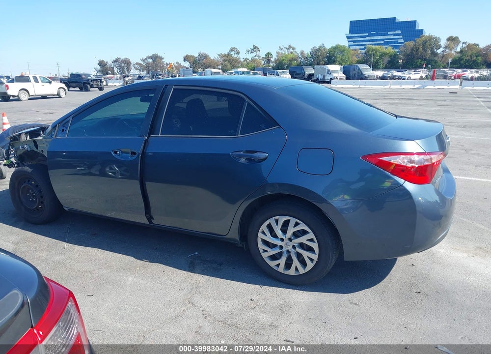 2019 TOYOTA COROLLA LE VIN: 2T1BURHE8KC241993