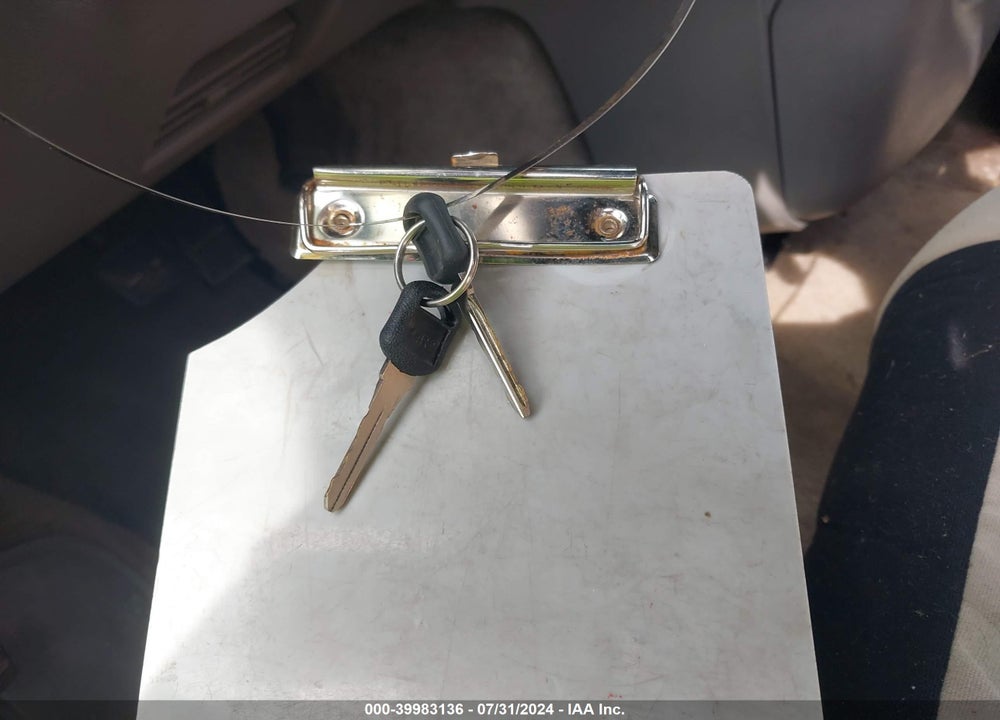 1998 CHEVROLET ASTRO VIN: 1GNDM19WXWB205980