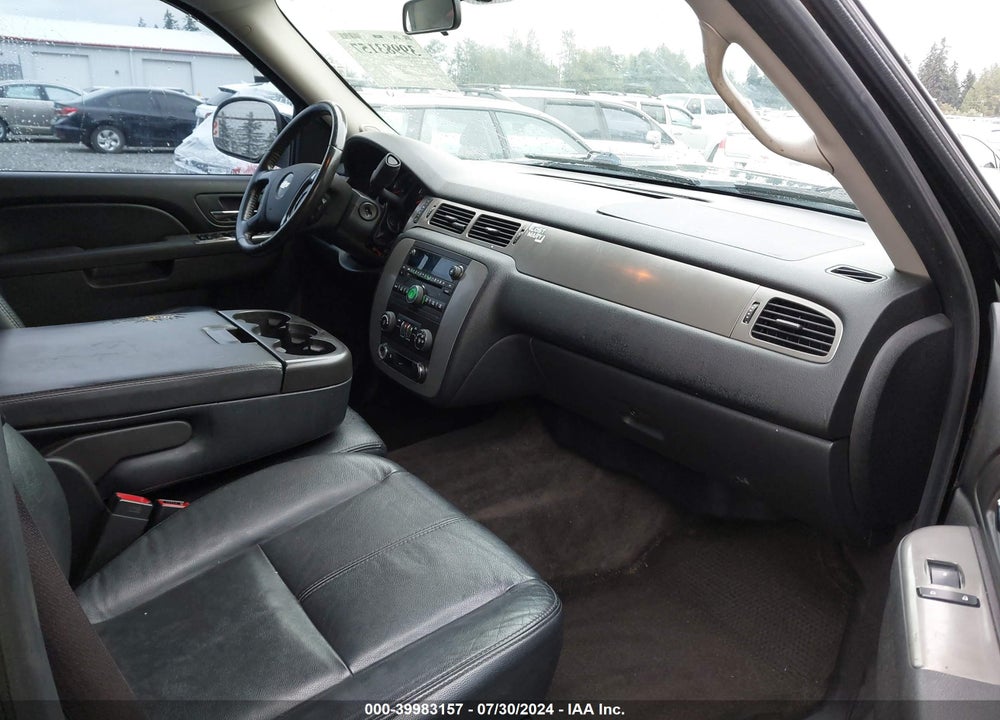 2010 CHEVROLET TAHOE LS VIN: 1GNUKAE03AR127646