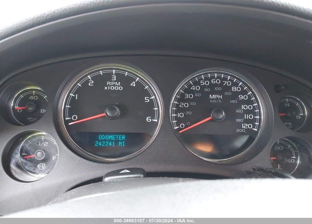 2010 CHEVROLET TAHOE LS VIN: 1GNUKAE03AR127646