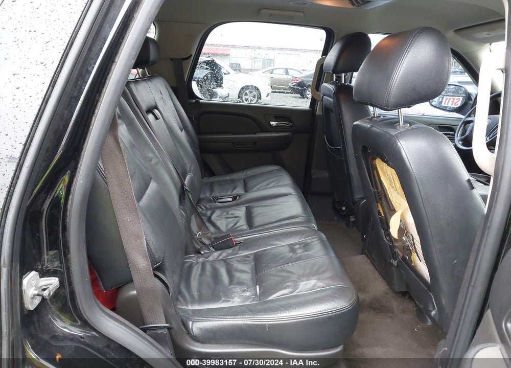 2010 CHEVROLET TAHOE LS VIN: 1GNUKAE03AR127646
