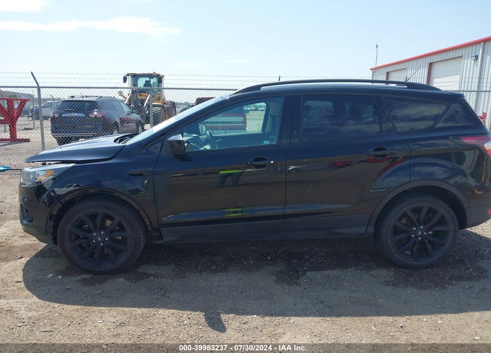 2017 FORD ESCAPE SE VIN: 1FMCU9GD4HUA93832