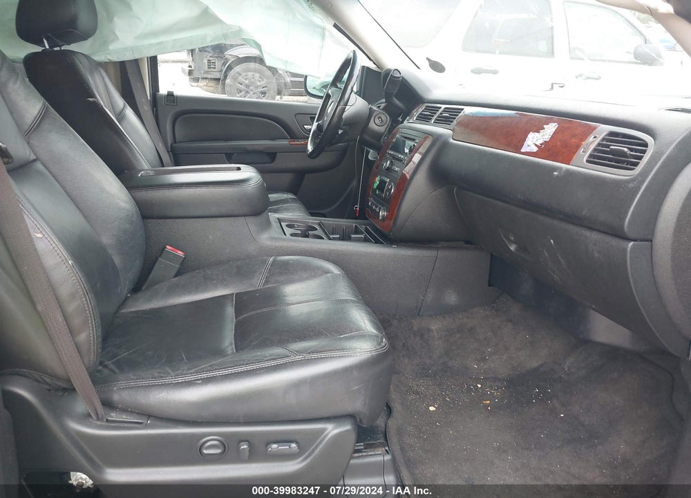 2010 CHEVROLET SUBURBAN 1500 LT1 VIN: 1GNUKJE38AR188971