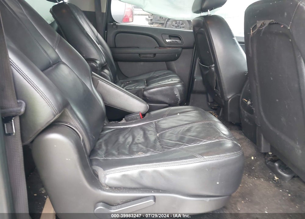2010 CHEVROLET SUBURBAN 1500 LT1 VIN: 1GNUKJE38AR188971