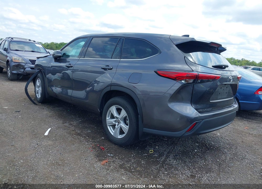 2022 TOYOTA HIGHLANDER LE VIN: 5TDBZRBH4NS209137
